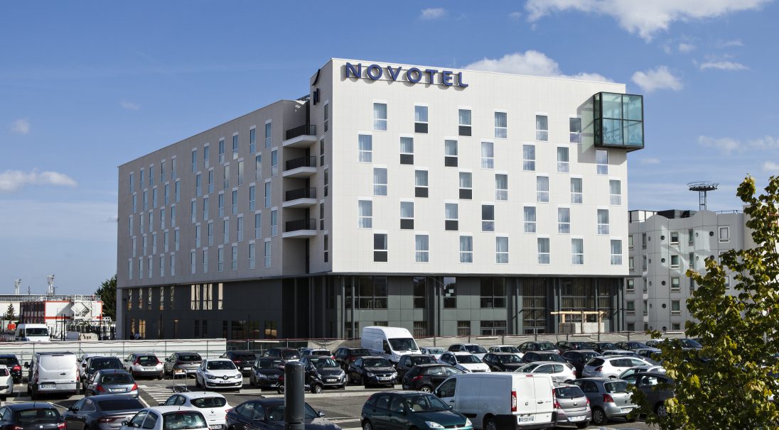 Novotel Coeur d'Orly hotel rainscreen cladding